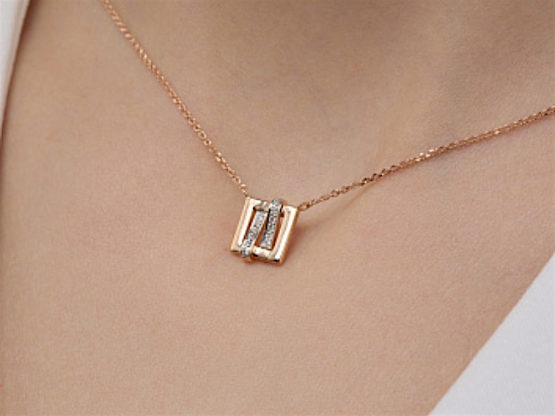 Золотое колье с бриллиантами 2