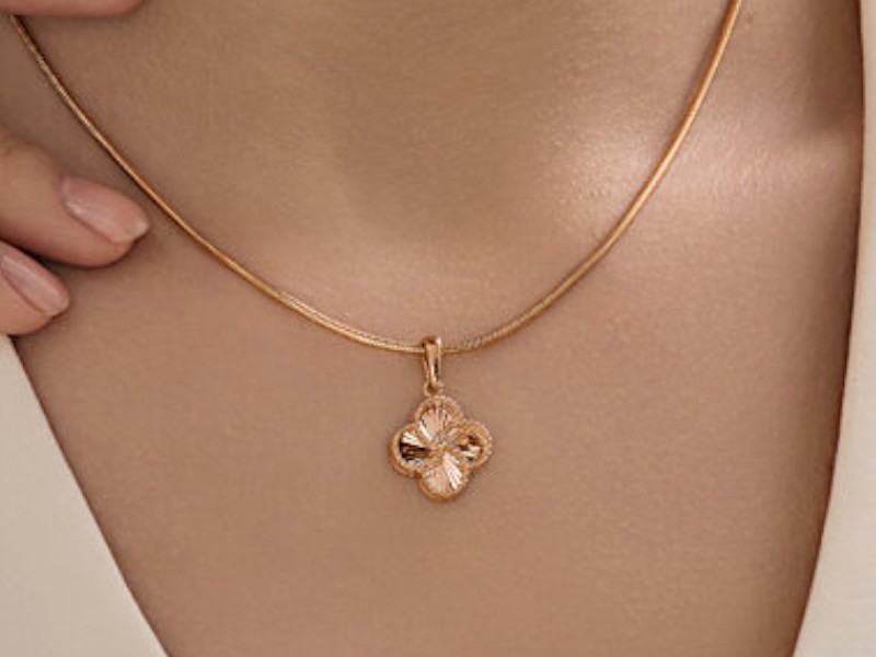 Золотая подвеска с алмазной гранью 1