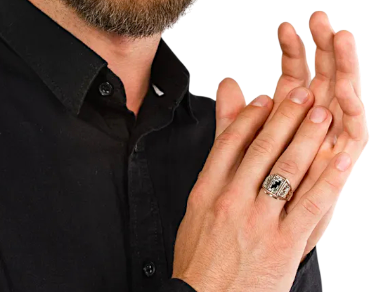 Золотая печатка с Ониксом 18р 1